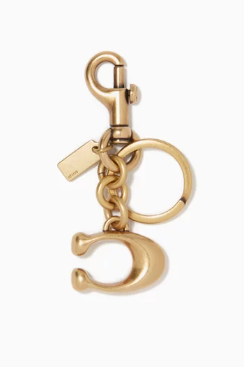 حلية حقيبة بشعار الماركة