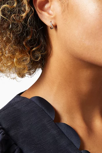 أقراط انفينيتي ميني دائرية مرصعة بماس ذهب أبيض عيار 18