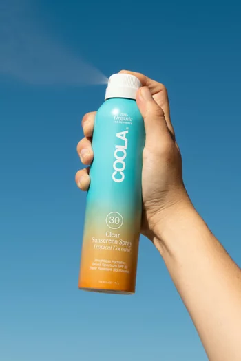 بخاخ كلاسيك عضوي لحماية الجسم من الشمس مع عامل الحماية SPF30 بعطر جوز الهند الاستوائي، 177 ملل