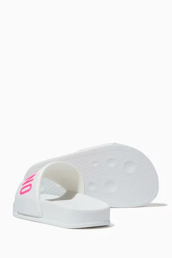Logo Slides in Rubber