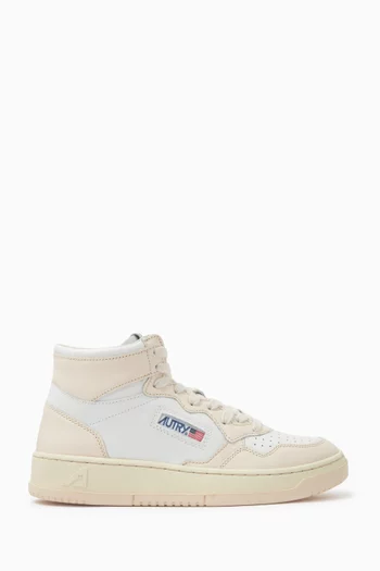 Medalist Low Sneakers in Leather