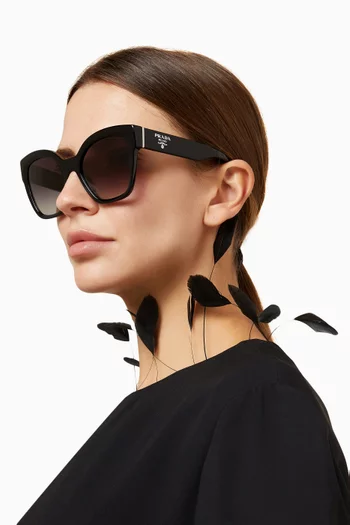 Cat-eye Sunglasses in Acetate