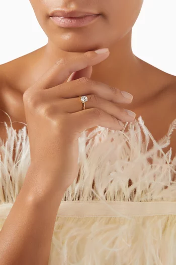 خاتم غايا مرصع بماسة سوليتير ذهب عيار 18