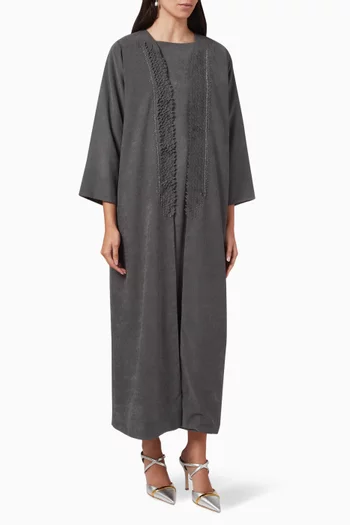 عباية مطرزة