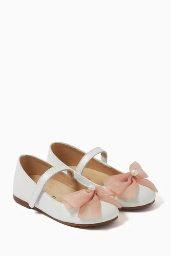 Pearl in Bow Ballerina Flats in Leather