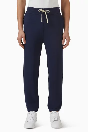 بنطال رياضي برباط تضييق وشعار الماركة