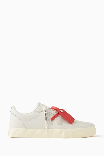Low Vulcanized Sneakers in Calf Leather