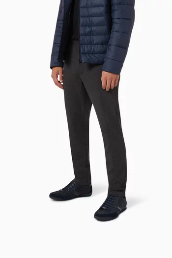 سنيكرز بخامات مختلفة شمواه وجلد صناعي