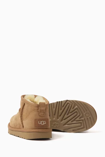 حذاء بوت كلاسيك قصير للغاية شمواه