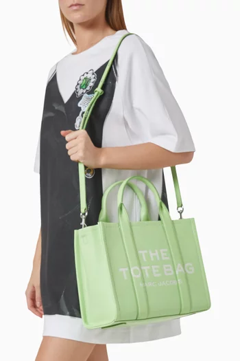 The Medium Tote Bag in Leather