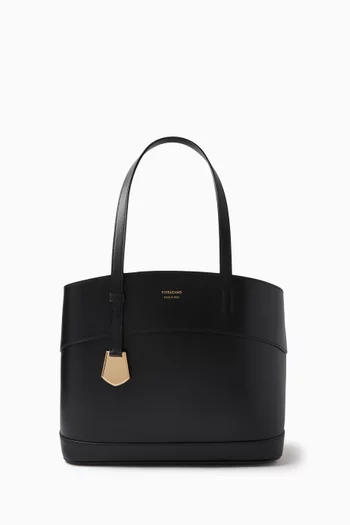 Charming Tote Bag in Leather