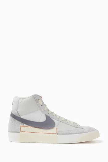 Blazer Mid '77 Pro Club Sneakers in Leather