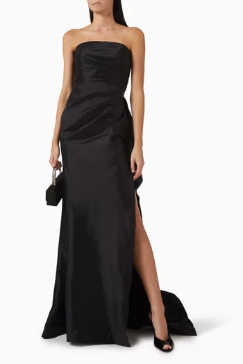 فستان سهرة بلا حمالات تفتا