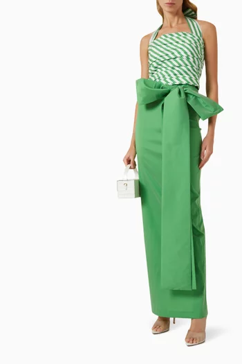 بلوزة تيبي بحمالة حول الرقبة وظهر مكشوف