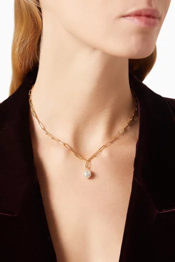 قلادة بتصميم سلسلة مزينة باللؤلؤ نحاس مطلي بلون ذهبي