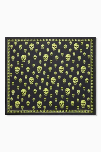 Buy Alexander McQueen Black Classic Skull print Scarf in Foulard Silk For Men Online Ounass Bahrain