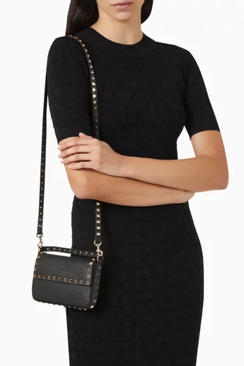 حقيبة فالنتينو غارافاني بحلي هرمية جلد