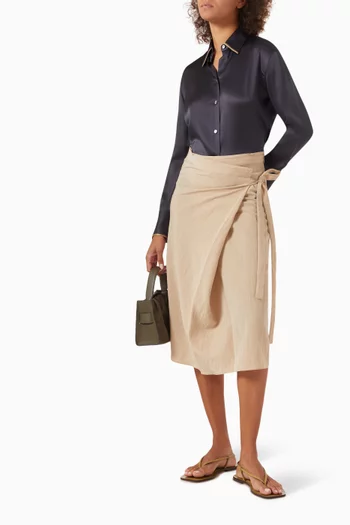 قميص بياقة وشريط على الحواف حرير