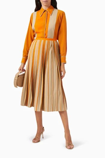 تنورة كلاسيكية متوسطة الطول بأشرطة بألوان متعددة