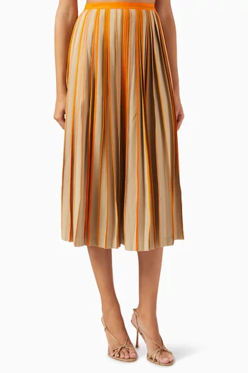 تنورة كلاسيكية متوسطة الطول بأشرطة بألوان متعددة