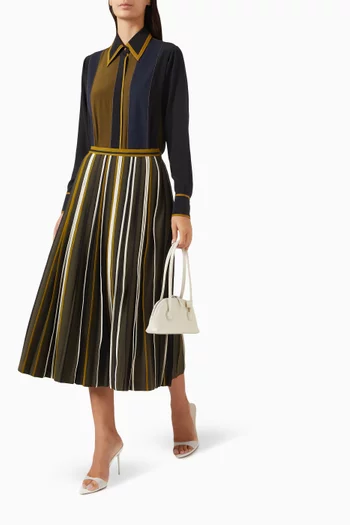 تنورة كلاسيكية متوسطة الطول بأشرطة بألوان متعددة