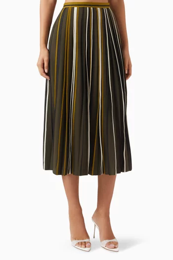 تنورة كلاسيكية متوسطة الطول بأشرطة بألوان متعددة