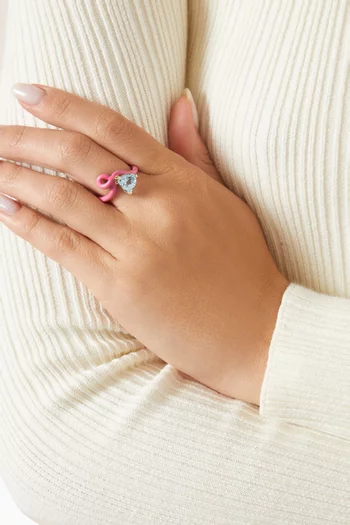 Trillion Vine Ring in 9kt Gold