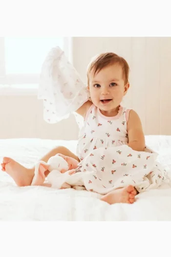 دمية بتصميم أرنب قطن عضوي