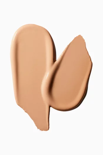 NC 17 Studio Radiance Serum-powered™ Concealer, 8.8ml