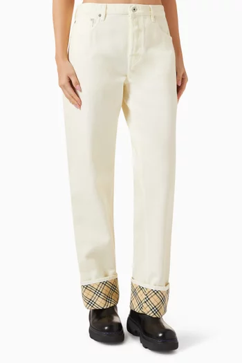 بنطال جينز بقصة ساق مستقيمة وحواف بنقشة مربعات دينم