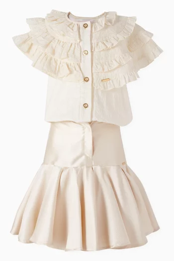 تنورة بقصة ضيقة من أعلى وواسعة من أسفل