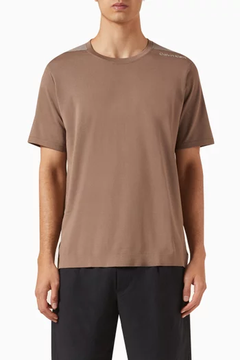 Seamless Gym T-shirt in Technical Jersey