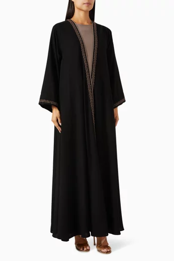 طقم عباية مطرزة
