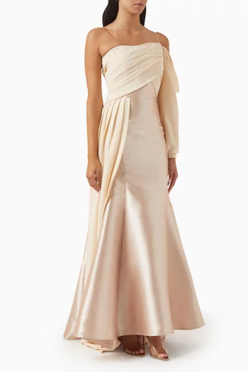 فستان سهرة بجزء غير متماثل