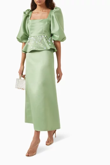 فستان سهرة بتصميم جرس وتطريزات