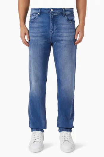 بنطال جينز بقصة عادية