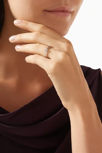 خاتم بطبقات متعددة مرصع بالماس ذهب أبيض عيار 18