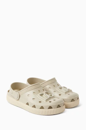 حذاء كلوغ برقعة بشعار الماركة مطاط