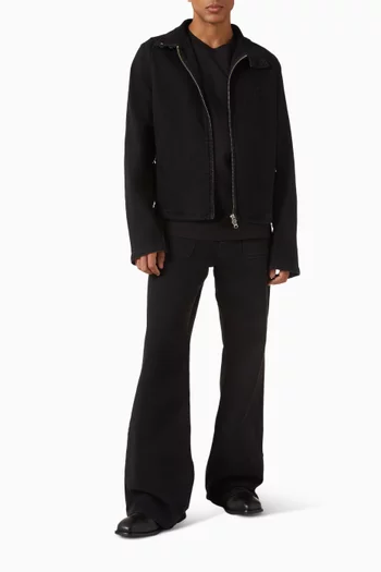 تي شيرت بشعار ايه سي قطن