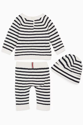Flag Embroidered 3-piece Gift Set in Cable Knit
