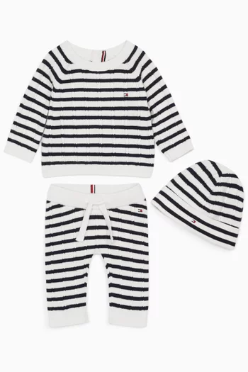 Flag Embroidered 3-piece Gift Set in Cable Knit