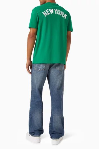 تي شيرت بشعار الماركة قطن