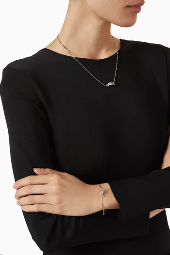 قلادة بتصميم عقدة فضة إسترلينية