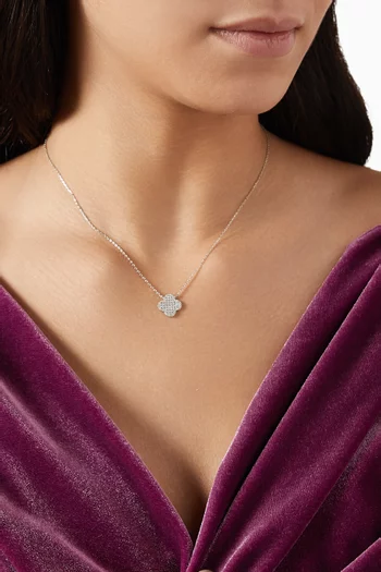 قلادة بحلية على شكل زهرة البرسيم مرصعة بالكريستال فضة إسترلينية عيار 925