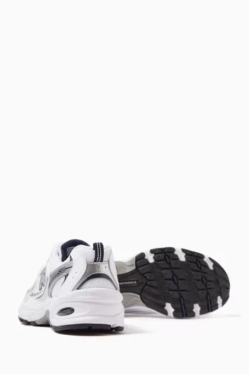 530 Sneakers in Mesh