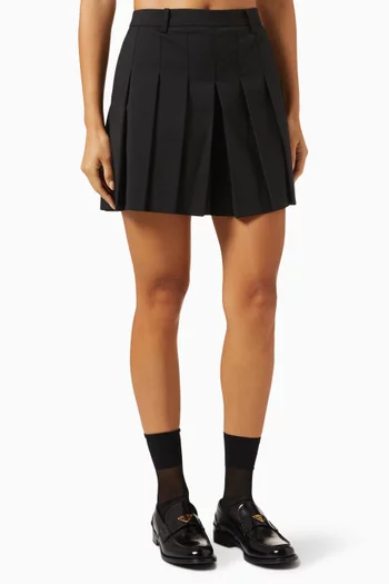 شورت بقصة بسيطة وطيات