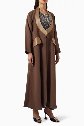 طقم عباية مقسم لأجزاء بتطريزات كريب