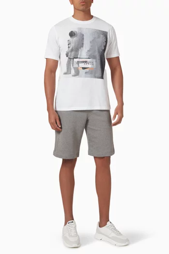 تي شيرت بطبعة رائد فضاء قطن عضوي