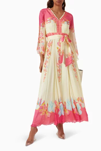 فستان طويل مزين بنقشة شيفون