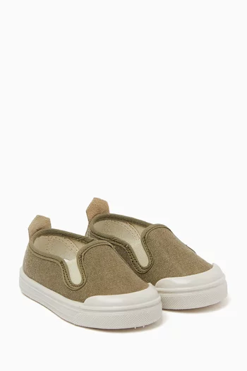 Closed Toe Slip-on Shoes